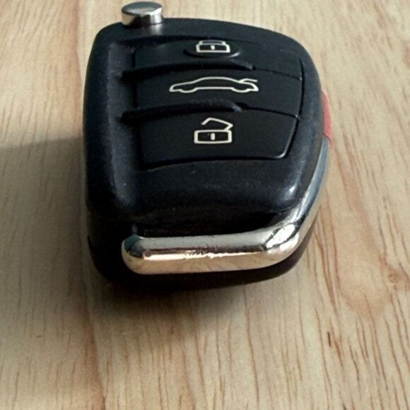 Audi A6 2008 Black OEM Flip Key Fob With Lock Trunk Unlock Buttons Car Remote - Picture 8 of 9